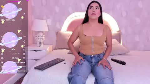isabella__milf online show from July 15, 2026, 7:08 pm