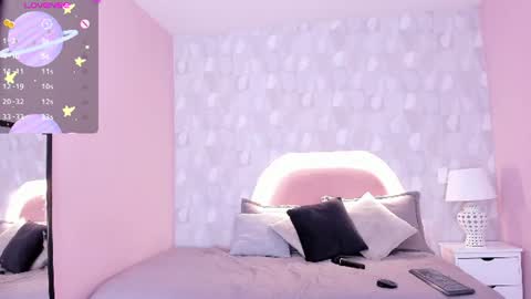 isabella__milf online show from July 18, 2026, 7:17 pm
