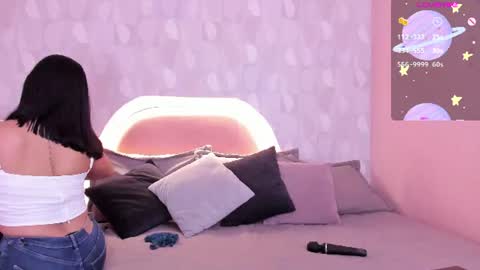 isabella__milf online show from July 24, 2026, 7:12 pm
