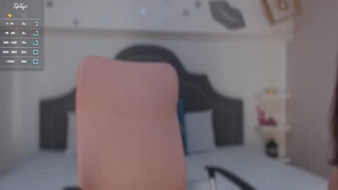 Snapshot of isabella__shine chatting on January 14, 2025, 7:32 pm Isa  online show from January 14, 2025, 7:32 pm