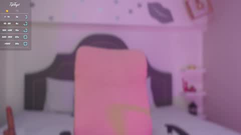 Snapshot of isabella__shine chatting on January 22, 2025, 6:41 pm Isa  online show from January 22, 2025, 6:41 pm