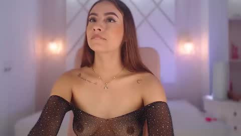 Snapshot of isabella__shine chatting on September 9, 2025, 3:00 pm Isa  online show from September 9, 2025, 3:00 pm