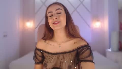 Snapshot of isabella__shine chatting on September 10, 2025, 1:55 pm Isa  online show from September 10, 2025, 1:55 pm