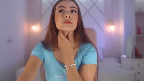 Snapshot of isabella__shine chatting on October 6, 2025, 3:31 pm Isa  online show from October 6, 2025, 3:31 pm