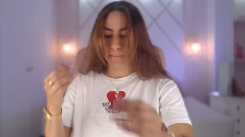 Snapshot of isabella__shine chatting on October 9, 2025, 2:59 pm Isa  online show from October 9, 2025, 2:59 pm