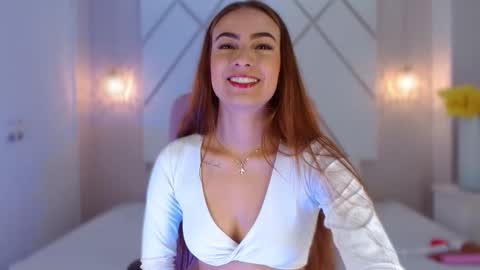 Isa  online show from November 25, 2025, 3:12 pm