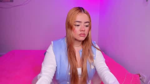 Snapshot of isabella_arias1 chatting on January 7, 2025, 4:29 am Isabella Arias online show from January 7, 2025, 4:29 am