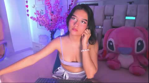 isabella_castillo_ online show from March 10, 2026, 8:58 pm