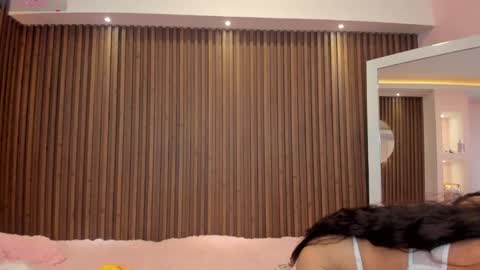 Snapshot of isabella_cooper9 chatting on December 19, 2024, 8:34 pm Isabella Cooper online show from December 19, 2024, 8:34 pm
