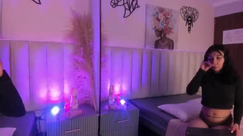 isabella_crofts online show from November 8, 2025, 4:12 am