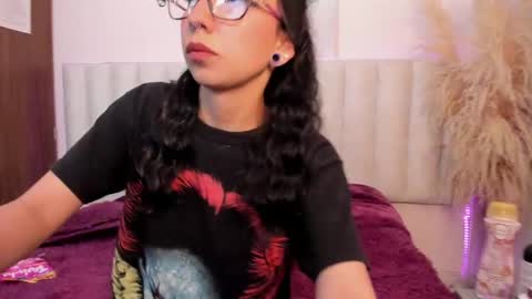 isabella_crofts online show from May 6, 2026, 3:02 am