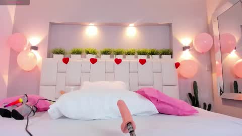 Snapshot of isabella_daniell chatting on February 15, 2026, 3:36 am Isa online show from February 15, 2026, 3:36 am