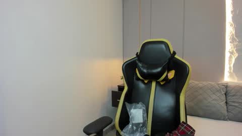 Isabel florez online show from March 17, 2026, 12:08 pm