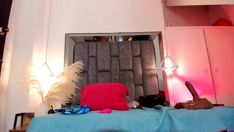 Snapshot of isabella_lopez_ chatting on February 16, 2025, 12:43 pm  Isabel Lopez online show from February 16, 2025, 12:43 pm