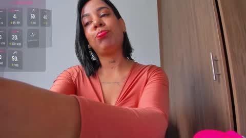 Snapshot of isabella_lopez_ chatting on October 5, 2025, 12:03 pm  Isabel Lopez online show from October 5, 2025, 12:03 pm