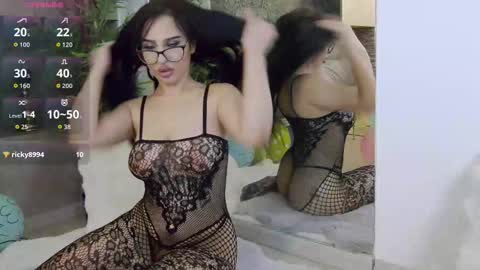 Snapshot of isabella_luxx chatting on October 25, 2025, 6:57 pm Isabella online show from October 25, 2025, 6:57 pm