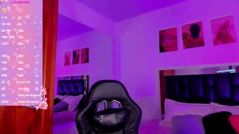 Isabella Moon9 online show from February 24, 2026, 12:14 pm