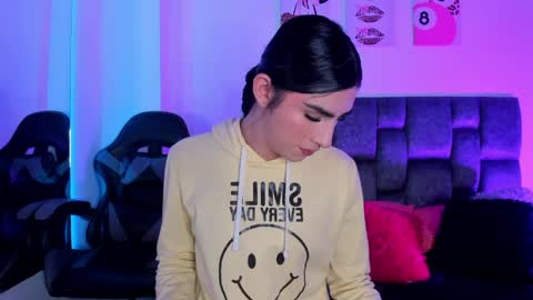 Snapshot of isabella_moon9 chatting on April 7, 2026, 12:27 pm Isabella Moon9 online show from April 7, 2026, 12:27 pm
