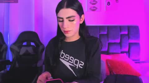 Snapshot of isabella_moon9 chatting on April 19, 2026, 12:37 pm Isabella Moon9 online show from April 19, 2026, 12:37 pm