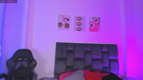 Snapshot of isabella_moon9 chatting on April 23, 2026, 12:40 pm Isabella Moon9 online show from April 23, 2026, 12:40 pm