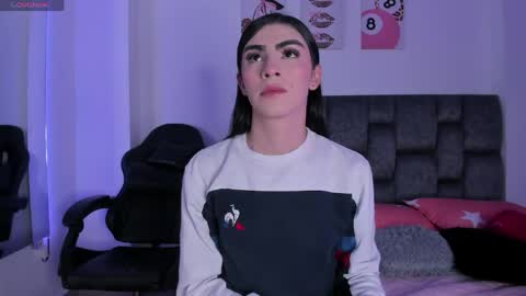 Snapshot of isabella_moon9 chatting on May 5, 2026, 11:51 am Isabella Moon9 online show from May 5, 2026, 11:51 am