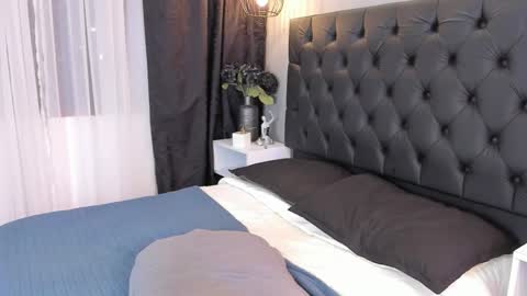 Isabella Nowa online show from March 6, 2026, 12:01 pm