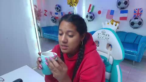 Snapshot of isabella_rows chatting on July 8, 2026, 7:29 pm Isabella online show from July 8, 2026, 7:29 pm