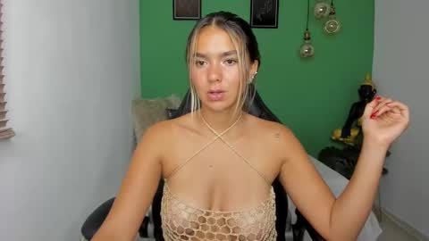 Isabella online show from February 20, 2025, 9:20 pm