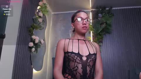 Camila online show from June 19, 2026, 11:47 am