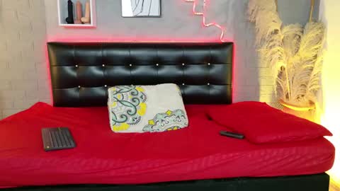 isabella_tayllor_ online show from May 3, 2026, 10:27 pm