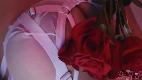 Isabella White online show from December 19, 2024, 12:13 am