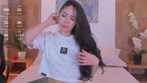 Snapshot of isabella_winkler chatting on April 12, 2026, 10:31 am isabella_winkler online show from April 12, 2026, 10:31 am