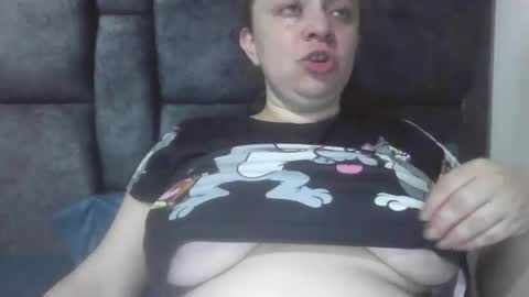 Snapshot of isabellaa_hills_ chatting on May 6, 2026, 4:23 pm isabellaa_hills_ online show from May 6, 2026, 4:23 pm