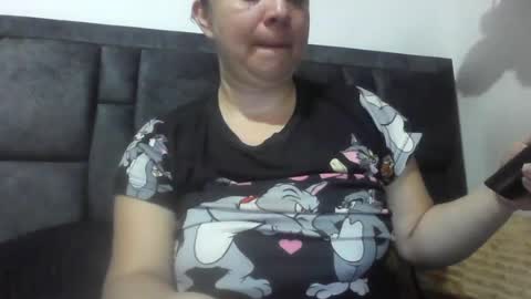 isabellaa_hills_ online show from July 6, 2026, 5:15 pm