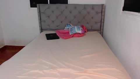 IM ISABELLA online show from October 12, 2025, 12:42 am