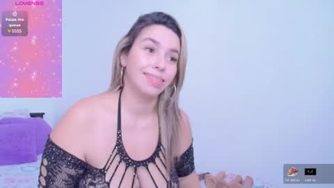 isabellaa_smith03 online show from June 9, 2026, 7:03 pm