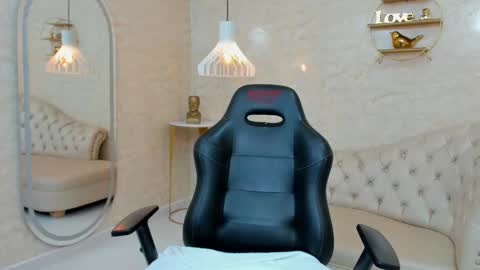 Snapshot of isabellaavelvet chatting on February 18, 2026, 8:27 pm Isabella Velvet online show from February 18, 2026, 8:27 pm