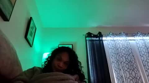 Snapshot of isabellacloverlove chatting on December 7, 2024, 5:42 pm Isabella online show from December 7, 2024, 5:42 pm