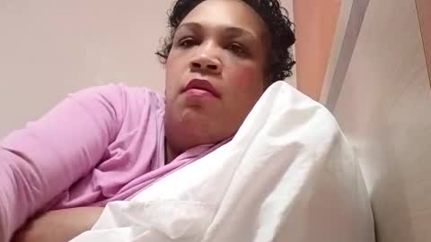 Snapshot of isabellacloverlove chatting on February 15, 2026, 9:22 pm Isabella online show from February 15, 2026, 9:22 pm