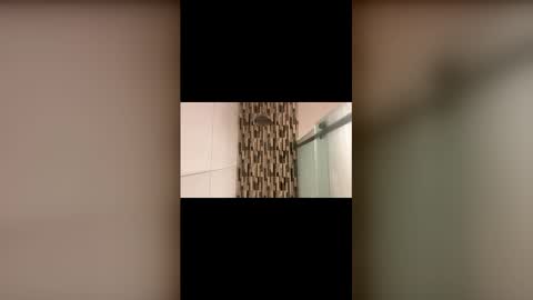 isabellaelizabeth online show from April 27, 2026, 8:07 pm