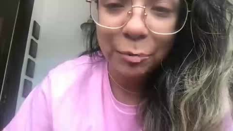 isabellaelizabeth online show from May 9, 2026, 5:51 pm