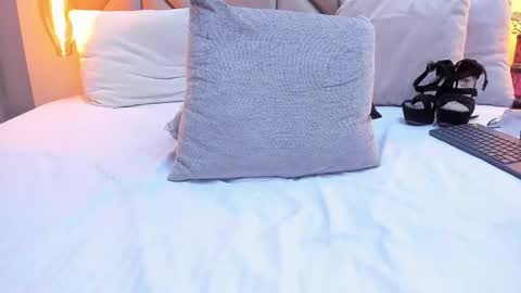 isabellafoox online show from April 22, 2026, 1:34 pm