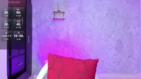 Snapshot of isabellagh1 chatting on October 16, 2025, 7:37 pm Instagram soybella01 online show from October 16, 2025, 7:37 pm