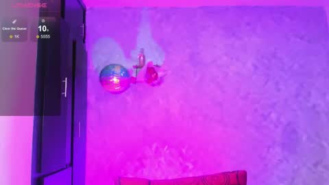 Instagram soybella01  online show from April 29, 2026, 5:17 pm