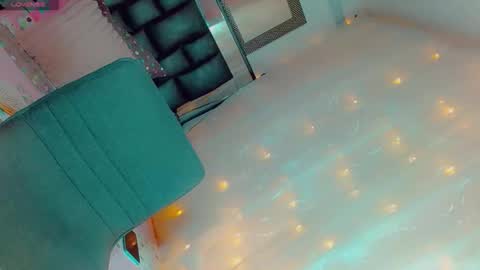 isabellagirs online show from January 10, 2026, 6:26 am