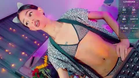 isabellagirs online show from March 8, 2026, 8:01 pm