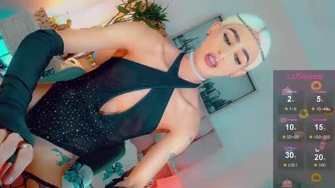 isabellagirs online show from June 26, 2026, 2:43 pm