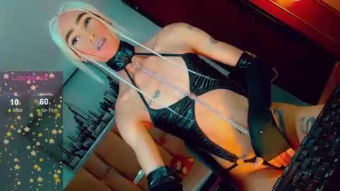 isabellagirs online show from July 30, 2026, 4:44 am