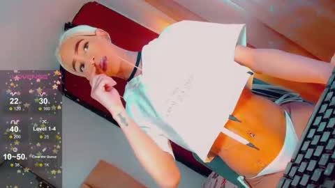 isabellagirs online show from August 8, 2026, 10:45 pm