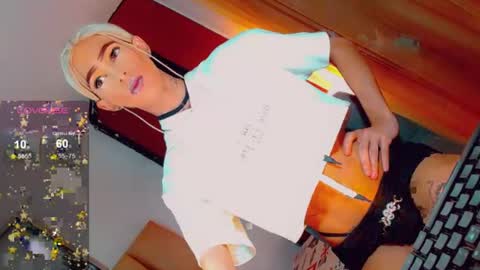 isabellagirs online show from August 9, 2026, 3:23 am